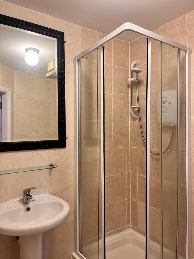 Sheil 3* Liverpool